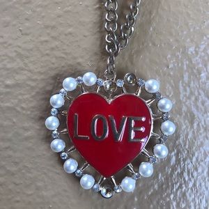 Cute red heart necklace missing 3 Pearls